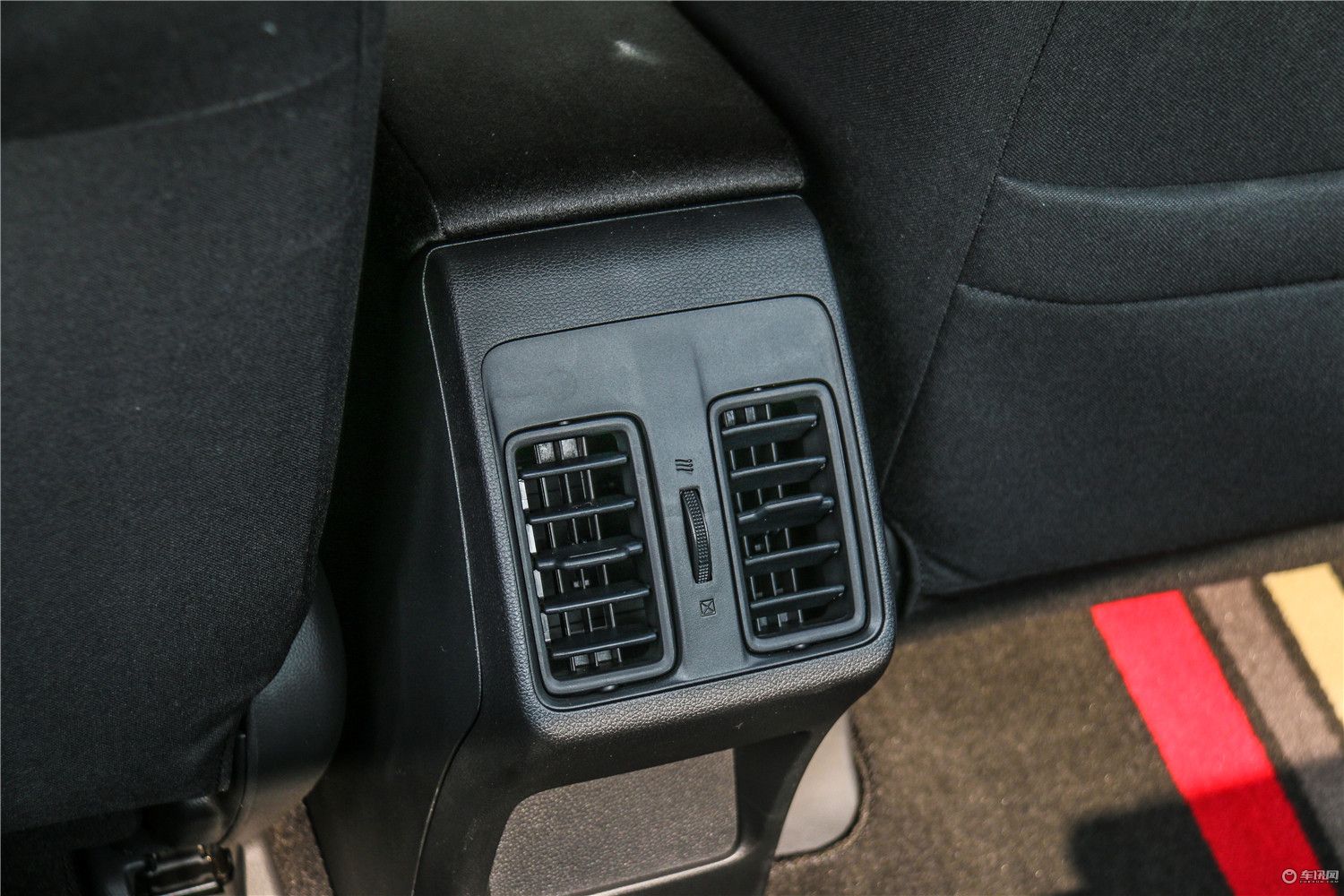 给媳妇买辆车代步用,适合给媳妇买的车