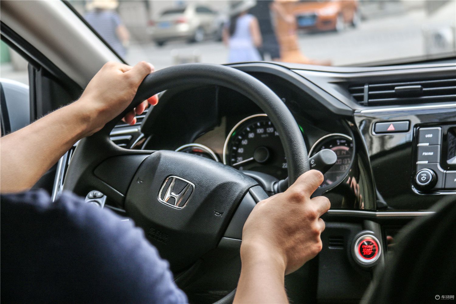 关于第五代全新本田锋范city,省心省油实用代步车本田锋范