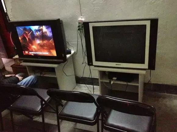 绾㈢櫧鏈哄皬闇哥帇瓒呯骇鐜涗附,灏忛湼鐜嬬孩鐧芥満瓒呯骇鐜涗附鍗″甫