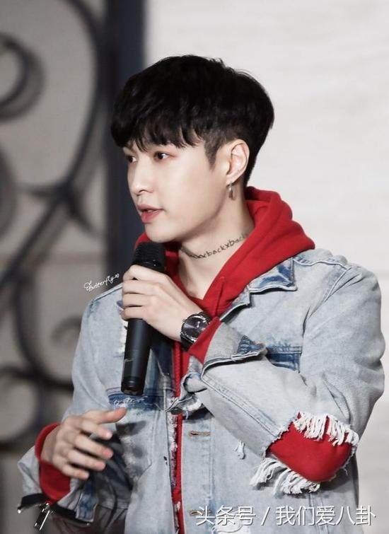 朱正廷蔡徐坤超甜对视害羞,朱正廷蔡徐坤高甜瞬间