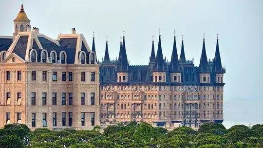 西虹市首富里的酒店是什么酒店,西虹市首富五星级酒店片段