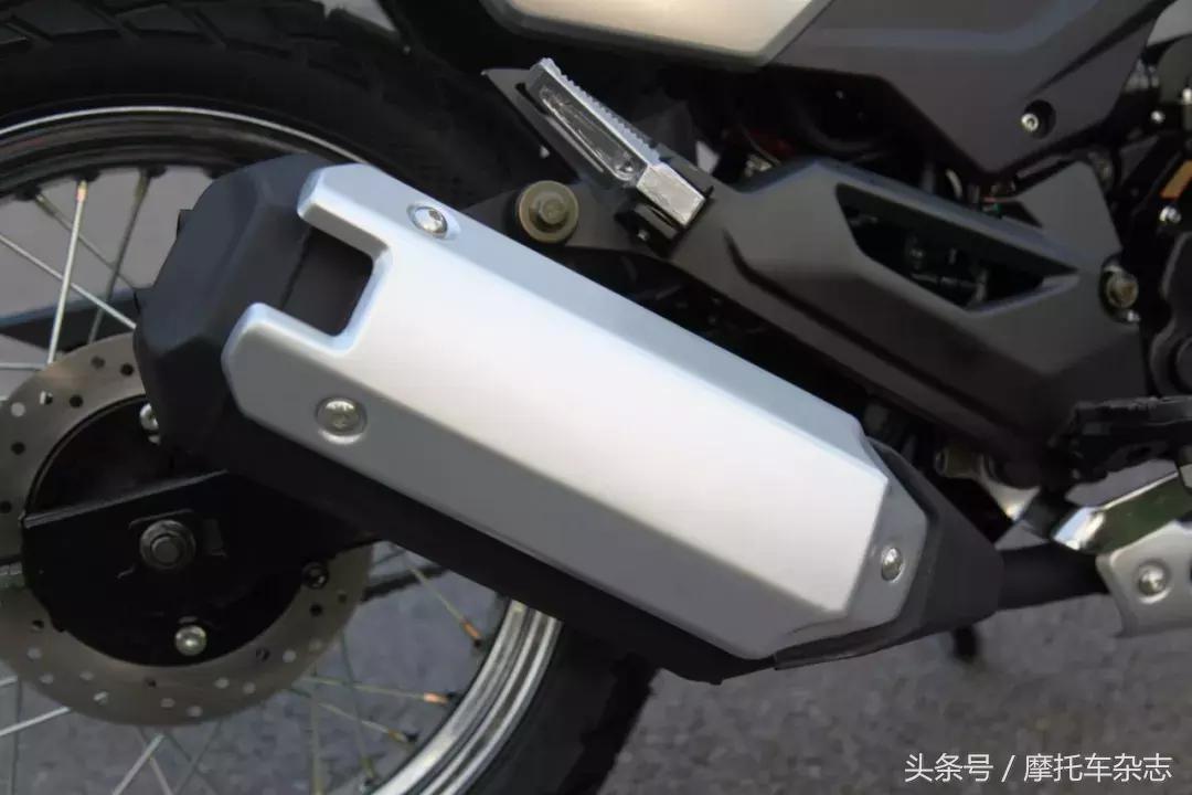 全车LED，仪表在油箱上，原厂钥匙竟然是开瓶器，力帆KPM200开箱