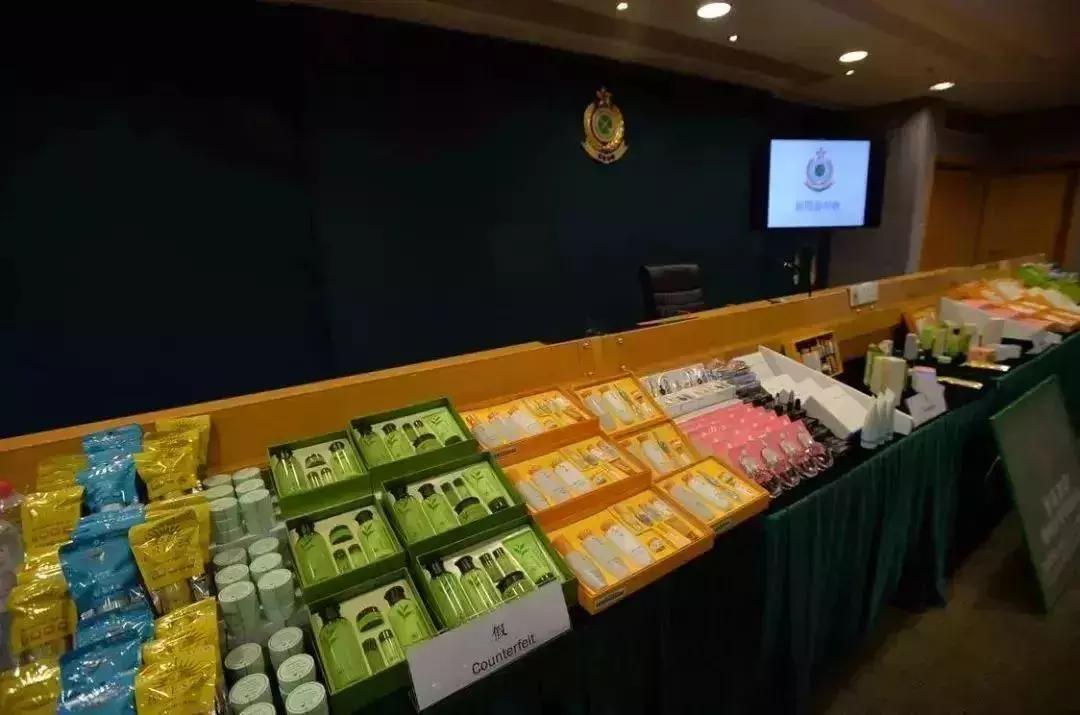 dior专柜花四万买假货后续,央视曝光海外代购