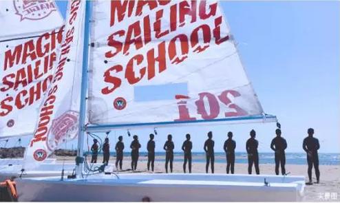 暑假应该让孩子补课还是出去旅游,暑假孩子去封闭式补习班