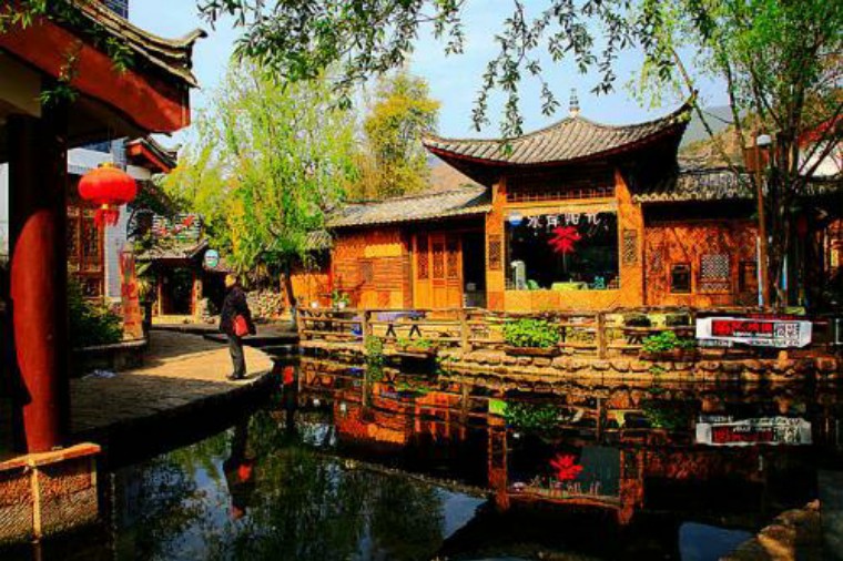 想避暑就来苍山顶,要想避暑就来西塘古镇