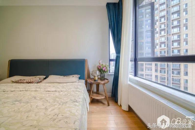 敲掉墙上柜子,敲了卧室墙体做柜子省空间隔音差