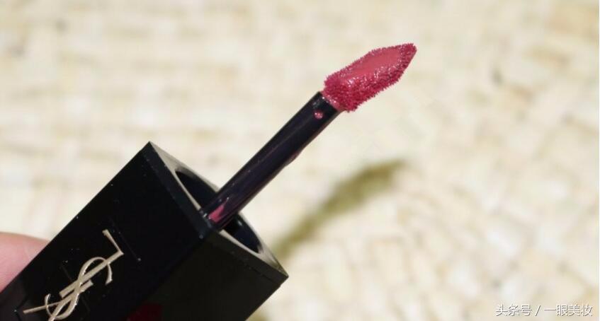 迷人魅力哑光唇彩,圣罗兰416号色试色