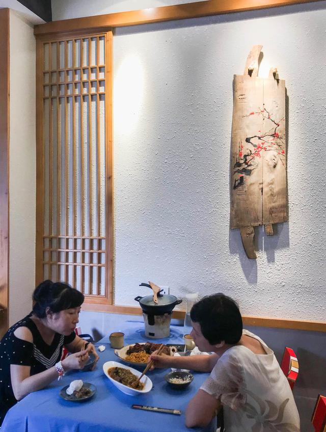 鎴愰兘80鍚庡皬浼欏紑闈㈤,鎴愰兘80鍚庡皬浼欑殑鐖嗙孩涔嬭矾