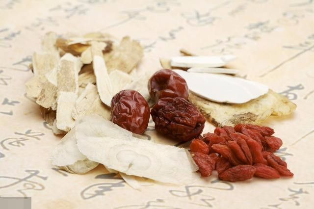 白芨美白祛斑用法,白芷白术白芨这三样怎样祛斑