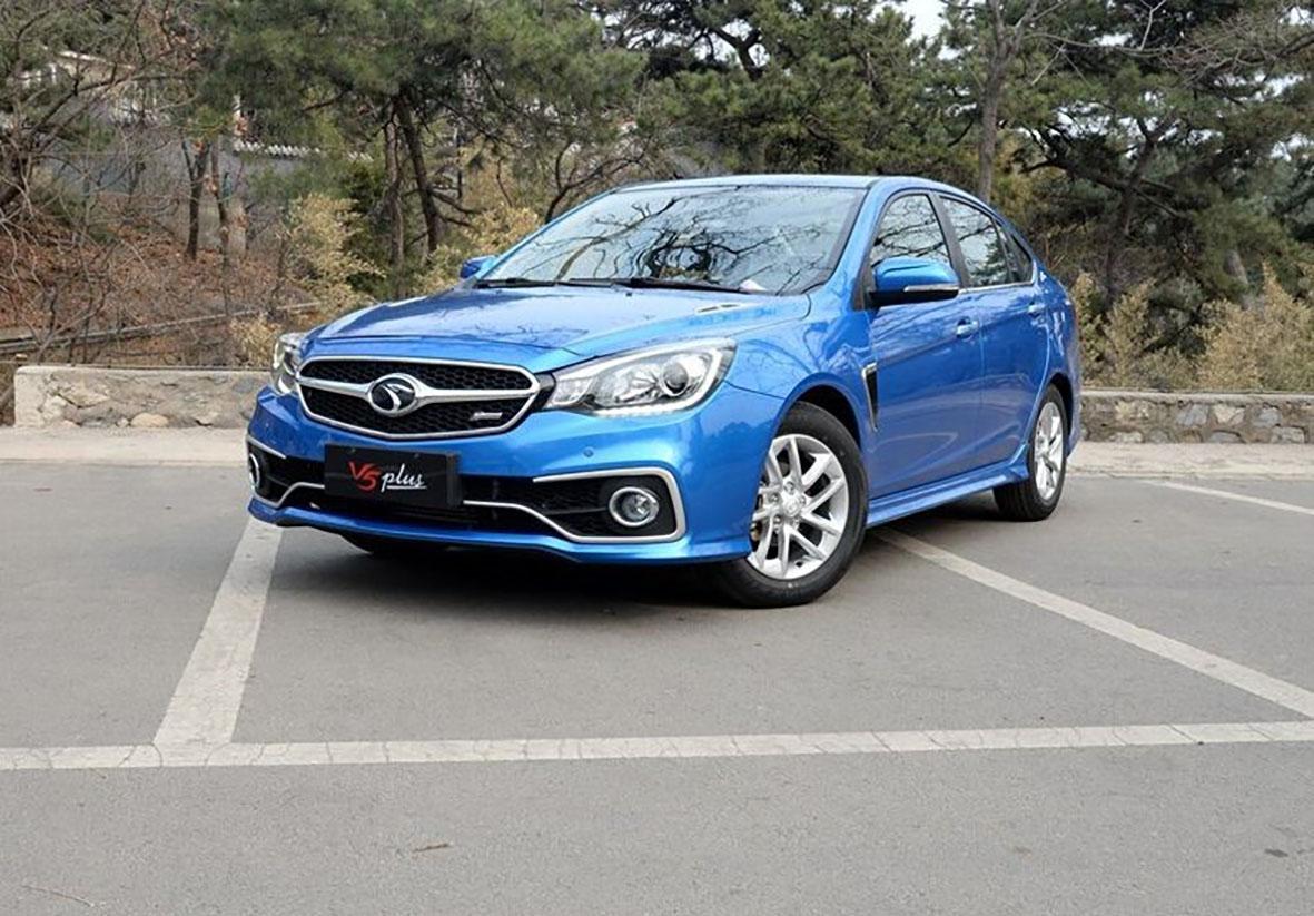 三菱翼神和马自达六轿跑空间对比,年轻人的第一台车三菱翼神