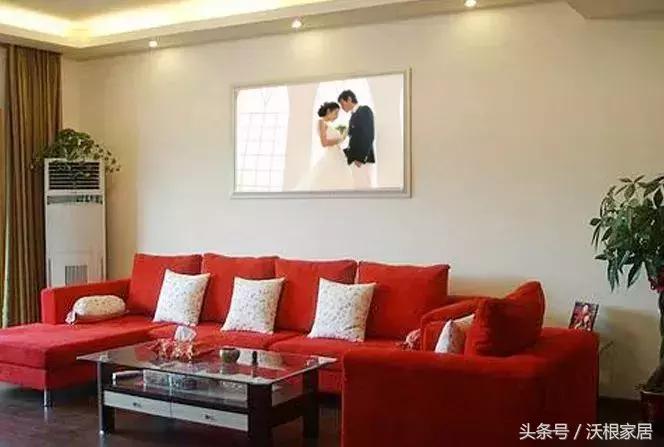 大白墙布置结婚,入户门正对墙可以挂结婚照吗