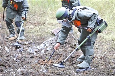 踩到地雷可以自救么,踩到地雷真的必死无疑吗