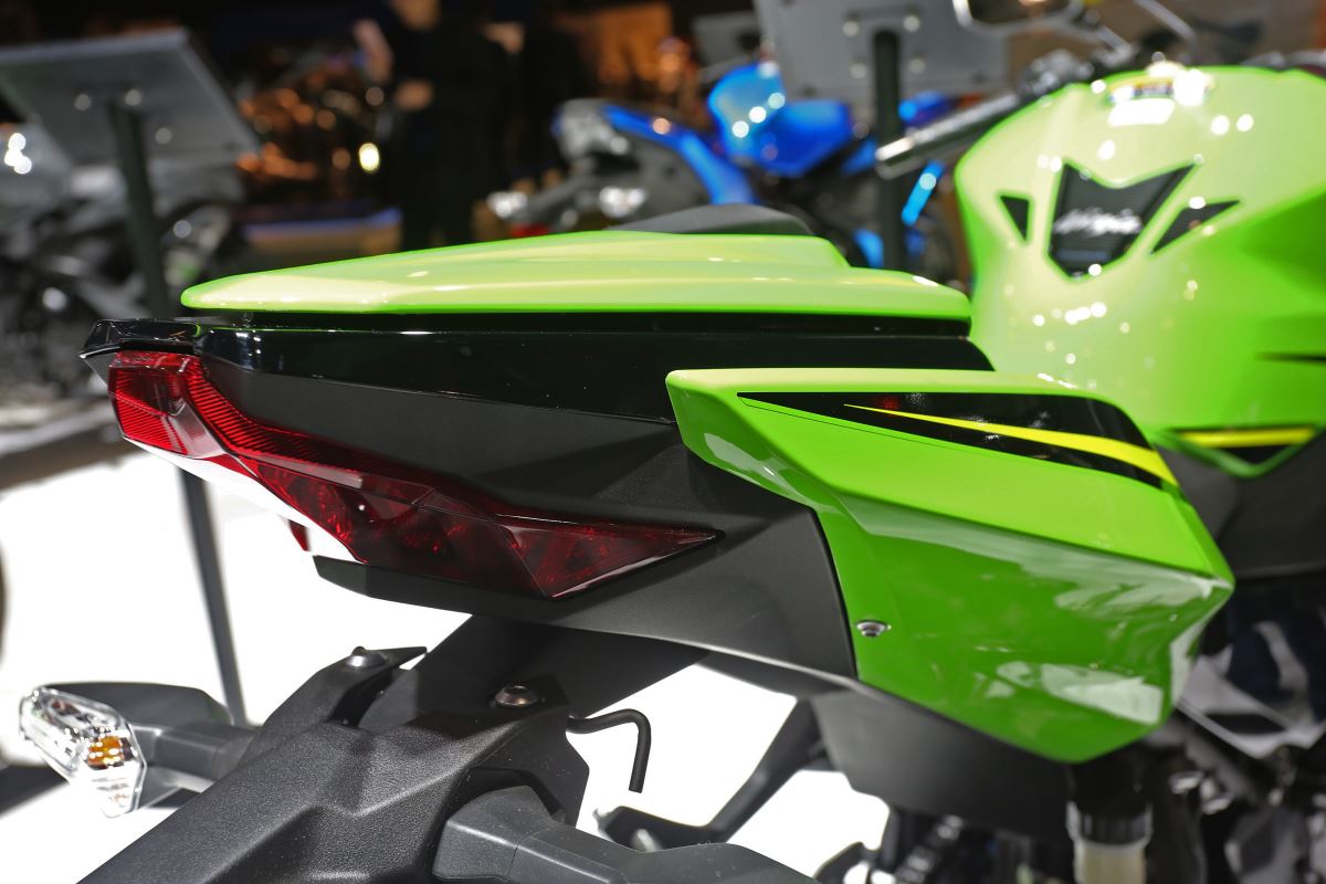 川崎z400对比忍者400,川崎忍者400和本田400f