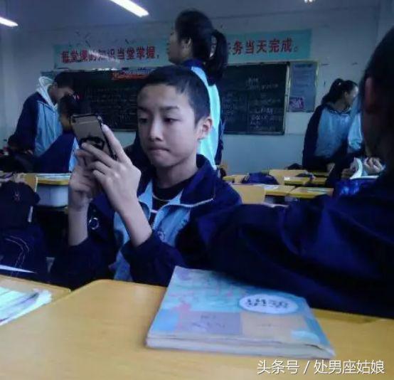 14岁留长发穿女装美过所有女同学……第一批00后已经伪娘了！