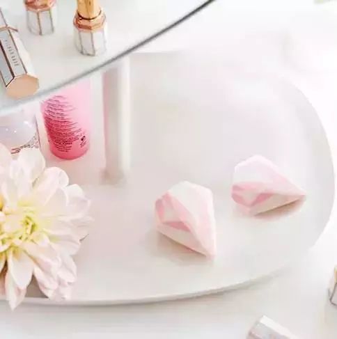 12星座专属你的妆容,12星座的底妆