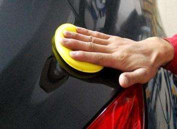 汽车车身的贴纸怎么清理,车身贴纸氧化了该怎么清除