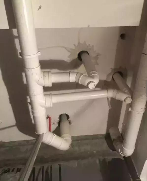 马桶怎么移位又不破坏防水层,马桶可以短距离移位置吗