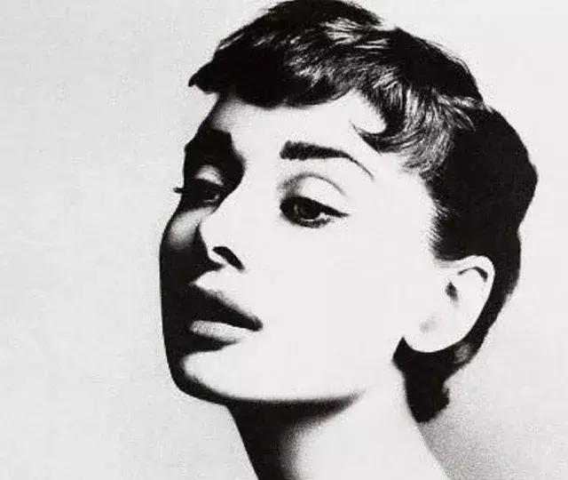 张馨予蝴蝶戒指,张馨予的结婚戒指是哪个牌子