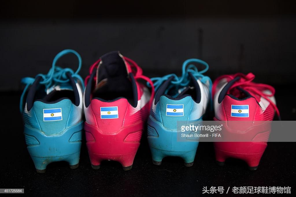 世界杯鸳鸯足球鞋,世界杯彪马鸳鸯足球鞋绿橙