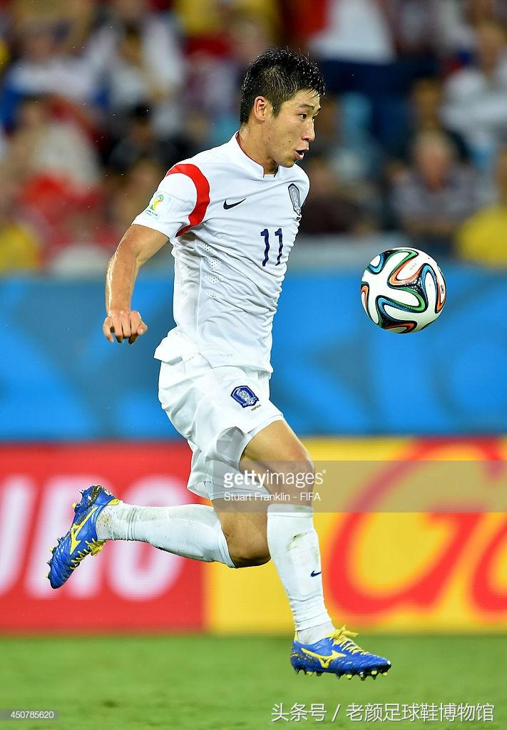 世界杯鸳鸯足球鞋,世界杯彪马鸳鸯足球鞋绿橙