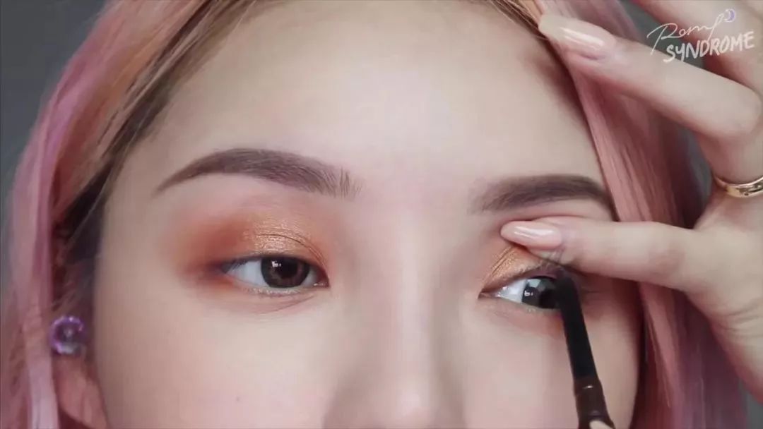 pony推荐精致眼妆,pony妆容夏日度假