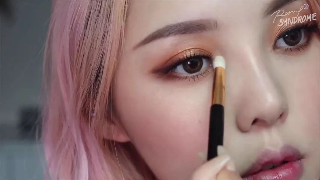 pony推荐精致眼妆,pony化妆技巧视频