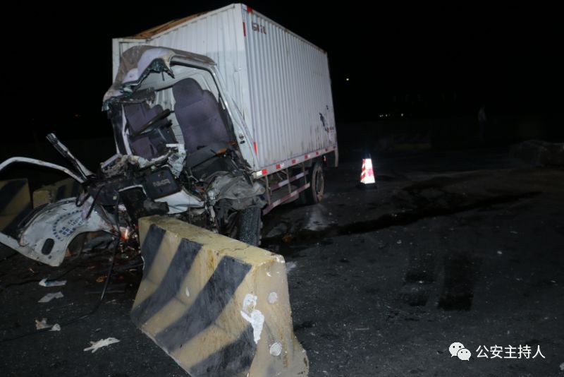 广明高速交通事故,大广高速货车连环追尾视频