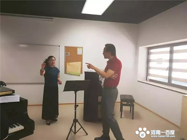 河南南阳姑娘斩获金牌,褚洪莹