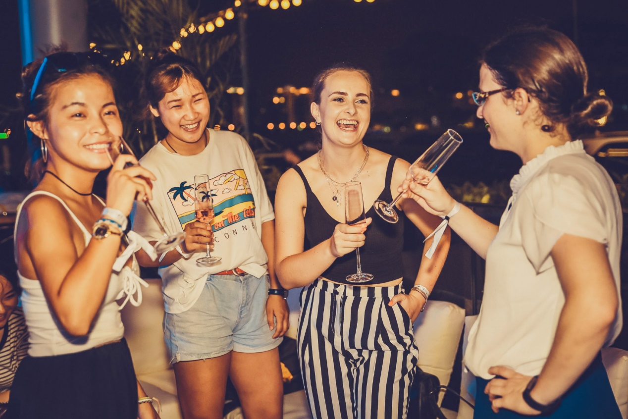 把酒吧从北京开到苏州寺库的2.5次元与新空间