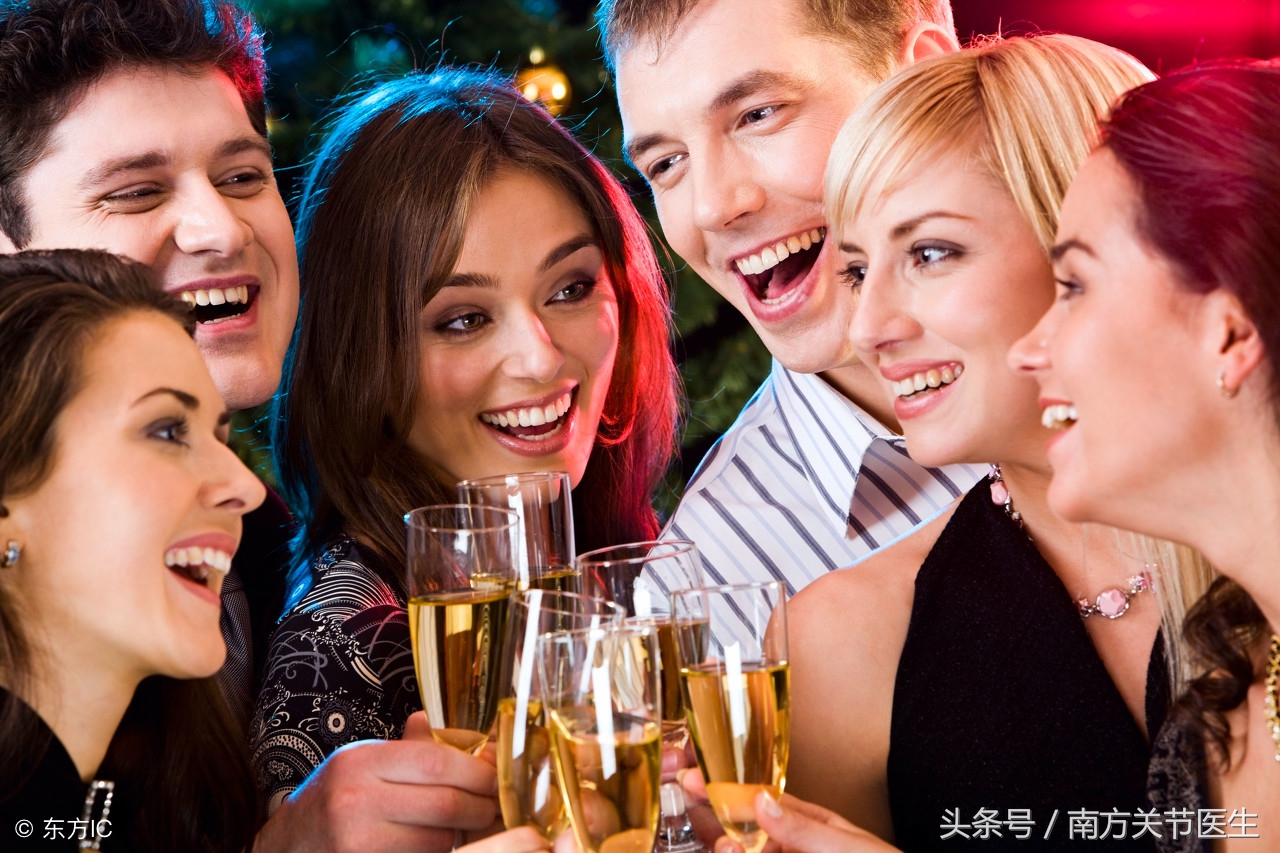 骨折手术后多久才能喝酒,手骨折手术后多久可以喝酒