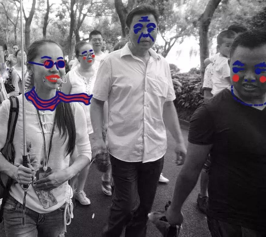 每次出入萧山机场的大门，我都想要遁入空门