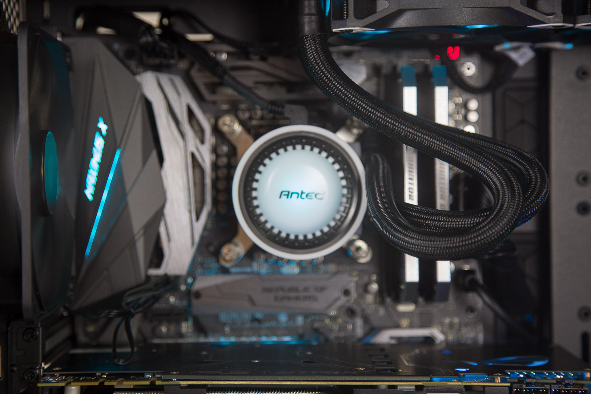 华硕1070ti显卡怎么装,华硕1070ti装机效果