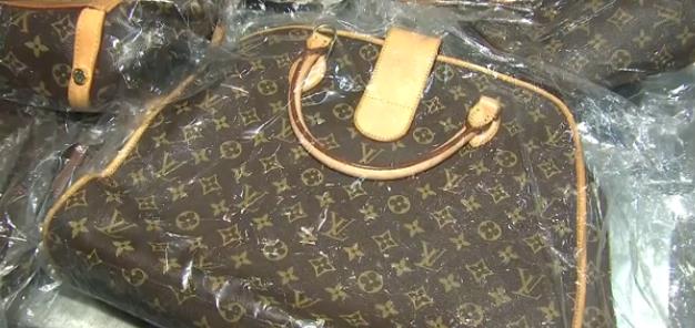 代购lv回来,代购买来的lv可以在官网鉴定吗