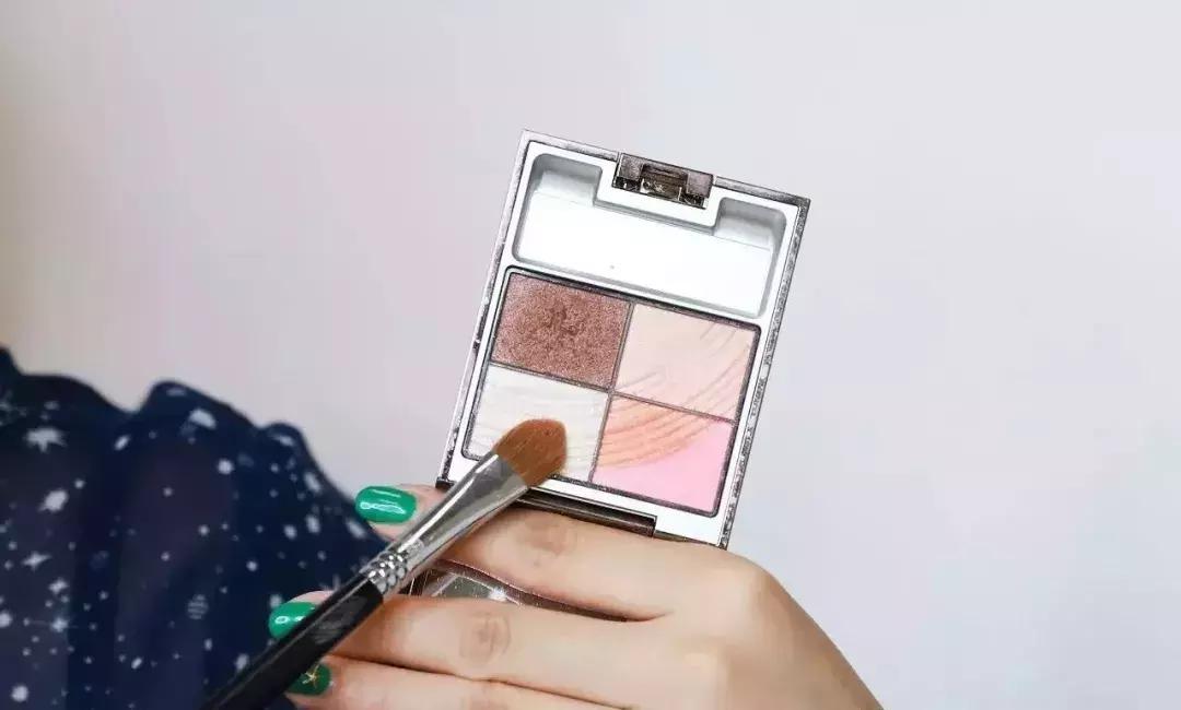 早起画个精致妆,5分钟快速出门日常妆