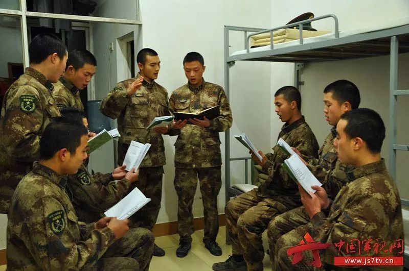 八路军军歌中国人民解放军军歌,解放军军歌和八路军军歌是一个吗