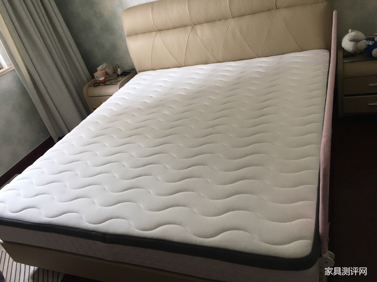 美剧里面超级软的枕头,美剧中他们的床垫为啥那么软