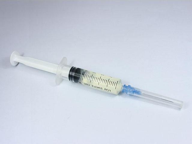 门锁拧不动是修还是换,门锁生锈螺丝拧不动怎么办