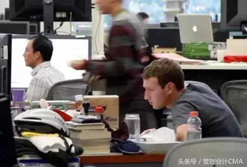 财务人员为何效率高,财务人员的办公桌很乱吗