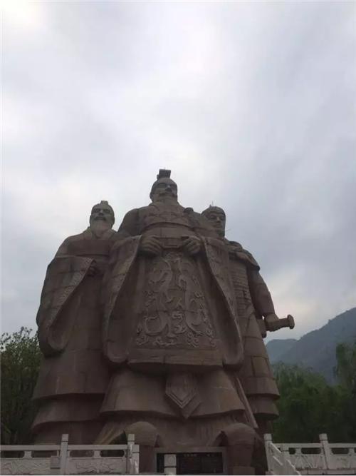 萧何月下追韩信张良,萧何月下追韩信张良唱段