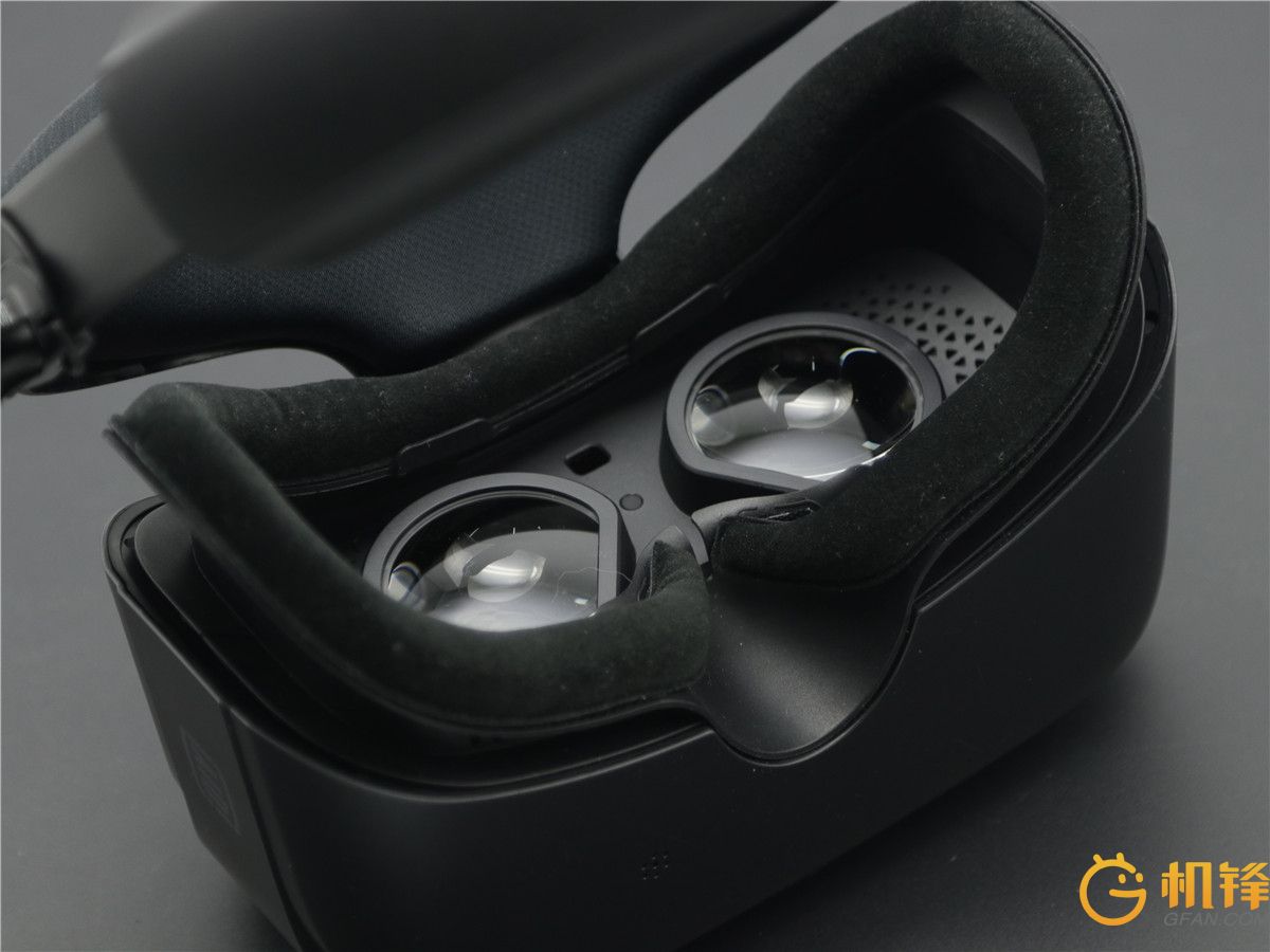 爱奇艺奇遇vr新款,爱奇艺奇遇二代vr清晰度