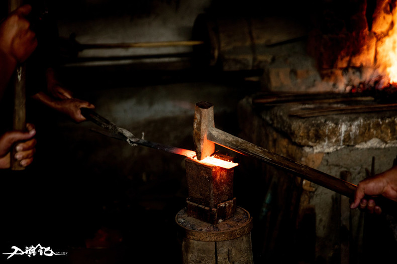 拜访云南阿昌族体验神奇的户撒刀