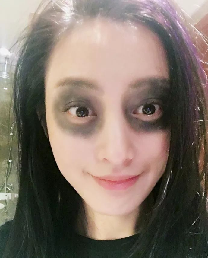 方脸明星舒淇眼线,舒淇蓝色眼妆