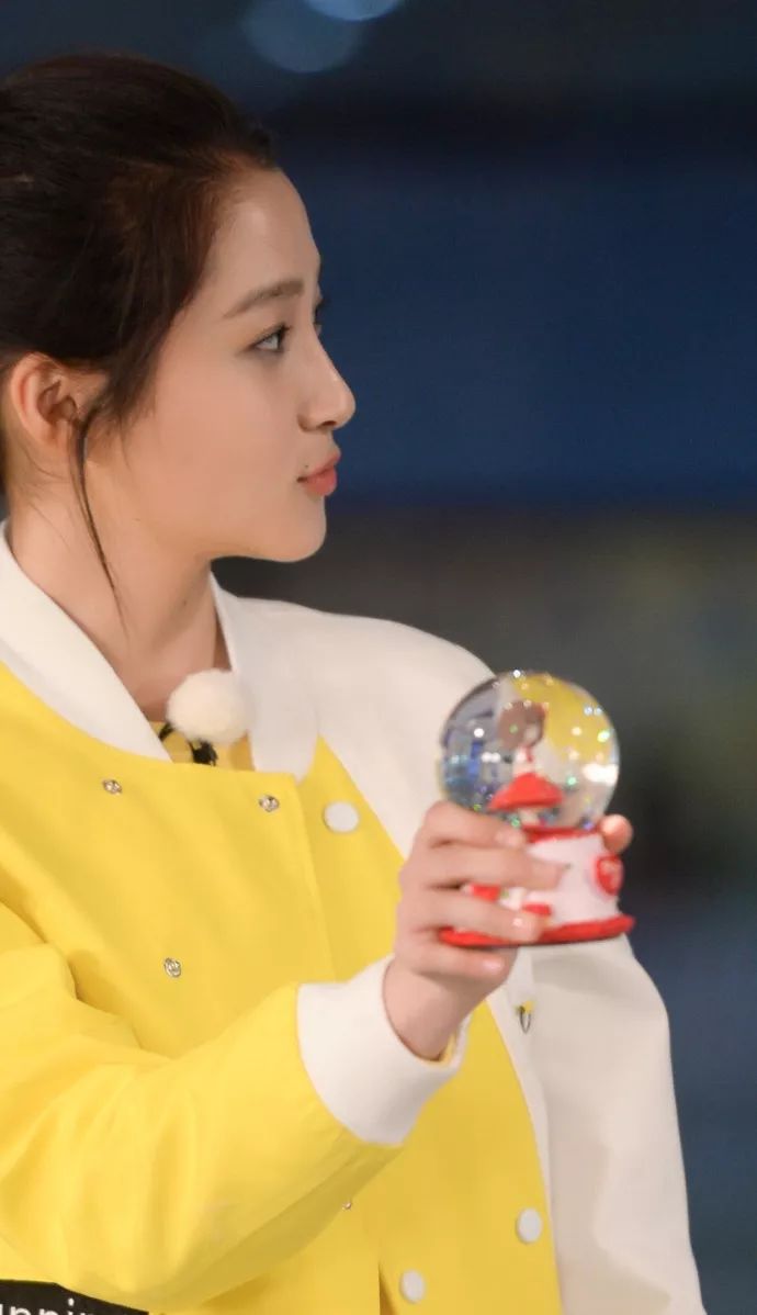 方脸明星舒淇眼线,舒淇蓝色眼妆