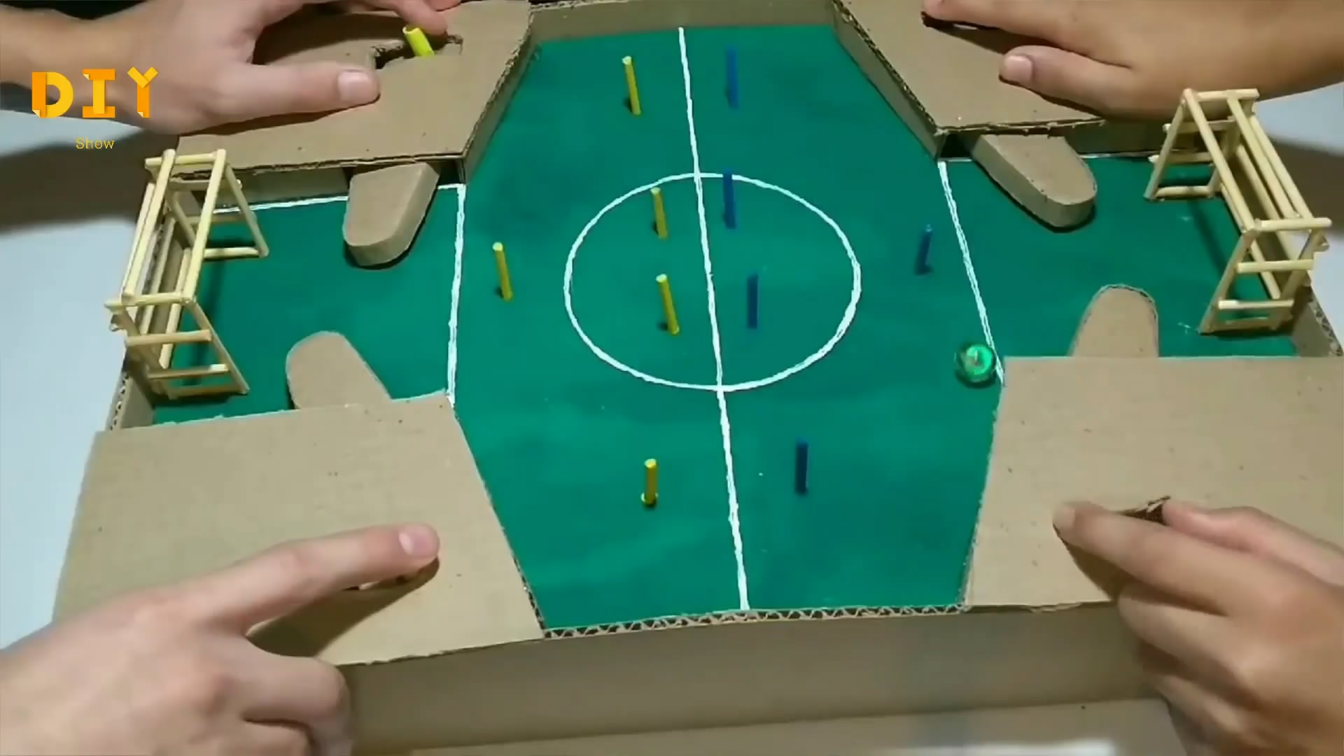 用纸做一个弹弹球游戏机教程来啦,足球游戏机手工简单易学