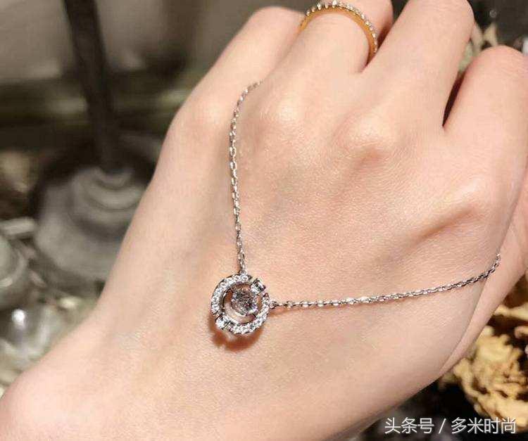 七夕送男朋友什么样的篮球鞋,七夕礼物推荐送女友球鞋