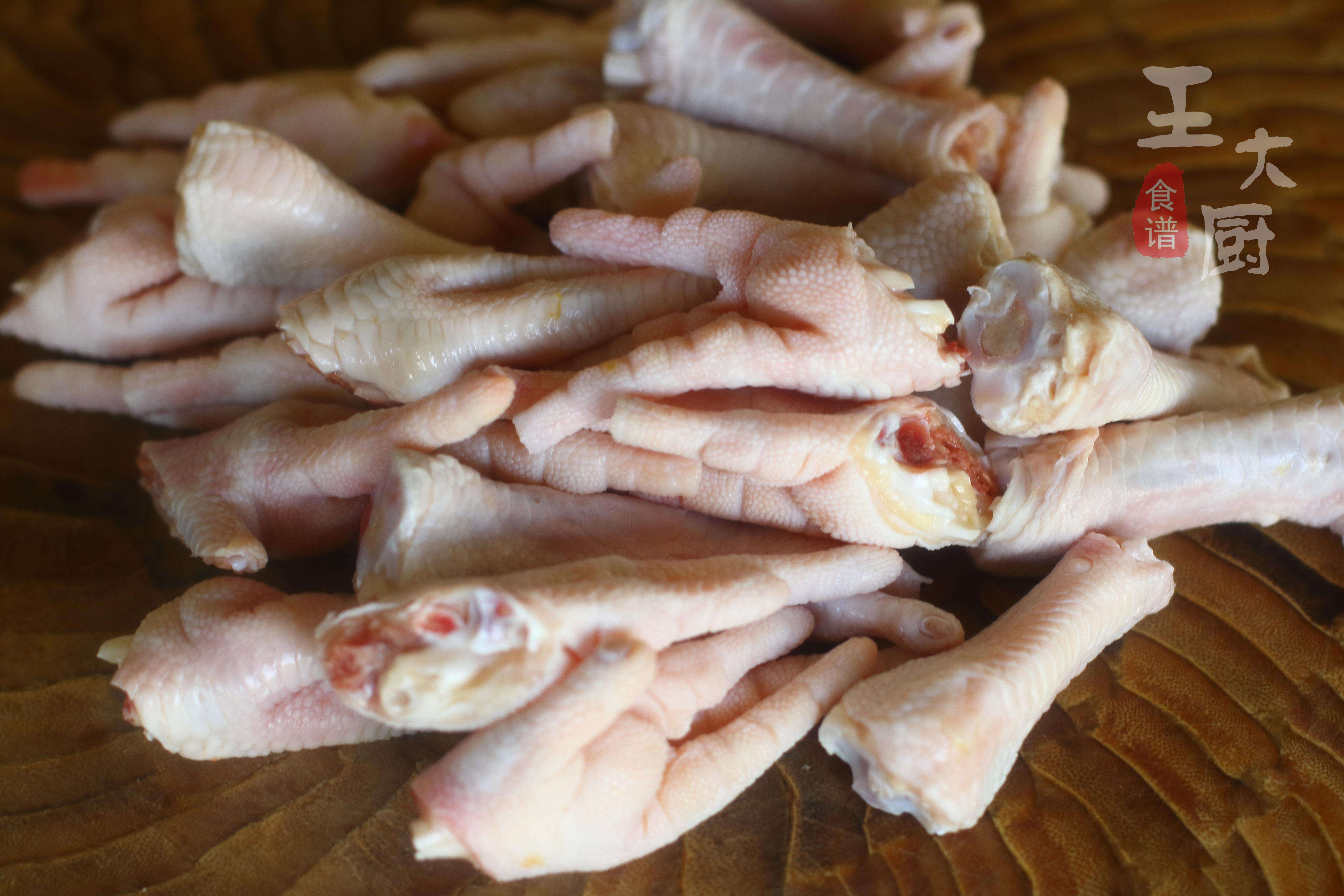 香辣虎皮鸡爪油炸卤鸡爪网红,香辣卤鸡爪的简单做法