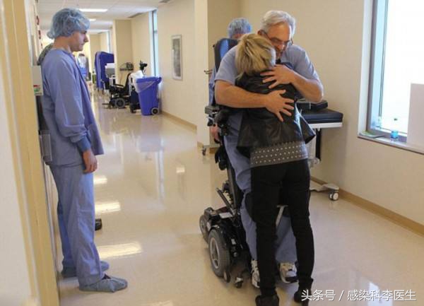 家里有病人该怎么安慰家属,家里有病人怎么安慰他的家人