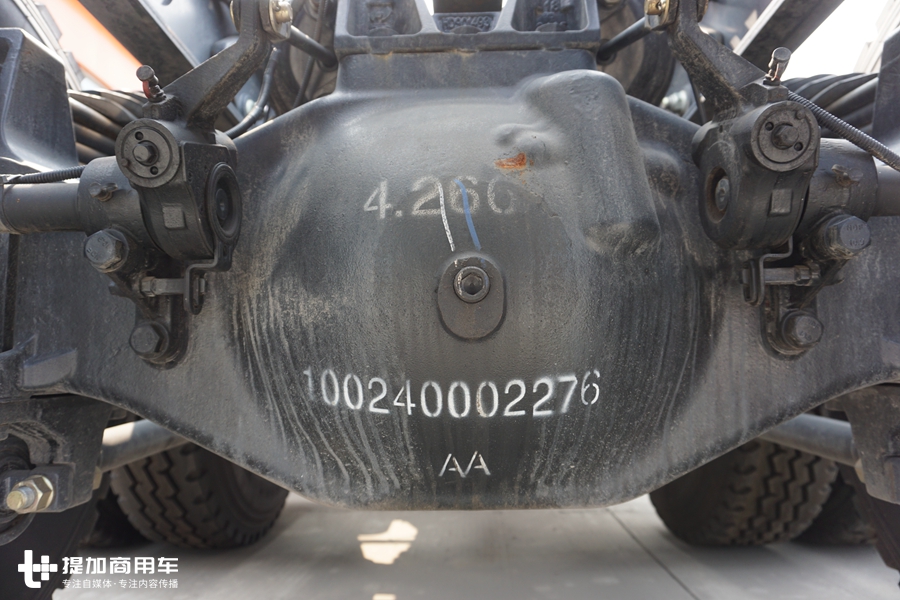 据说拉风叶大件都没有问题，这是国产重载卡车市场的又一悍将？