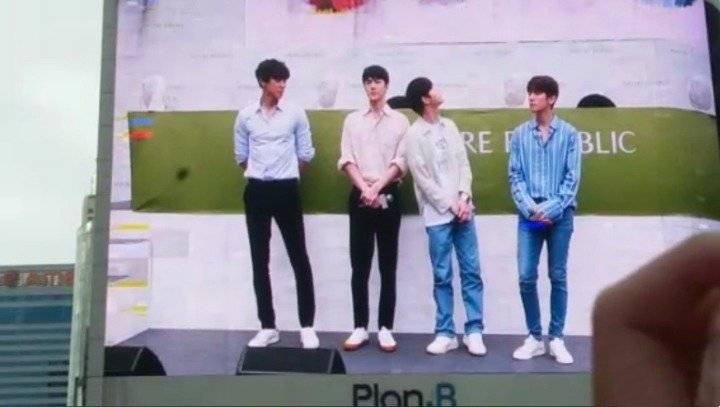 theqoo热议！一点儿都不含糊的「EXO」曼谷粉丝签名会！