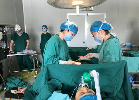 双胞胎疤痕子宫大出血,剖宫产瘢痕妊娠出血原因